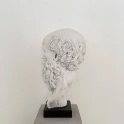 Buste de Socrate en plâtre blanc et base en marbre noir, 1940