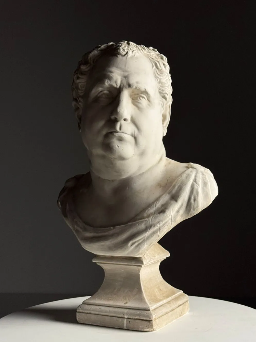Buste de Vitellius en plâtre romain, 20e siècle.