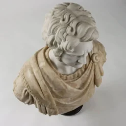 Buste d’un empereur romain en marbre blanc, Italie, XXe siècle