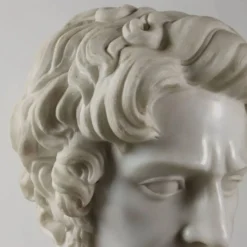 Buste d’un empereur romain en marbre blanc, Italie, XXe siècle