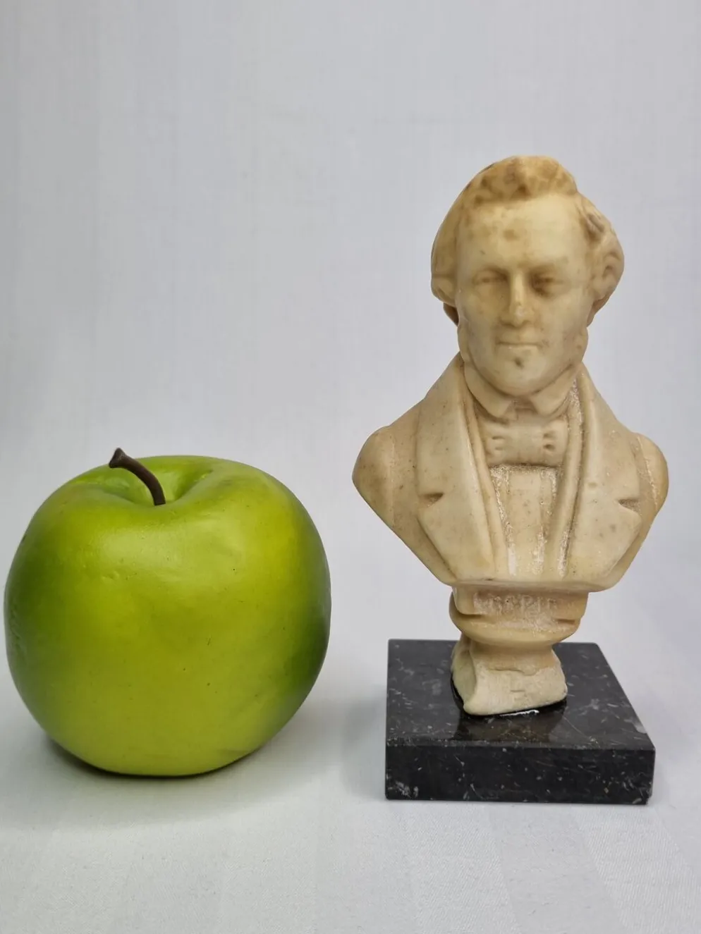 Buste en cire du compositeur Frédéric Chopin, 16 cm
