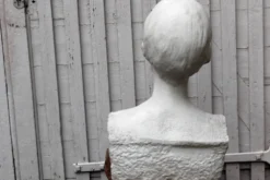 Buste en marbre blanc, signé Léoni, 19ème siècle