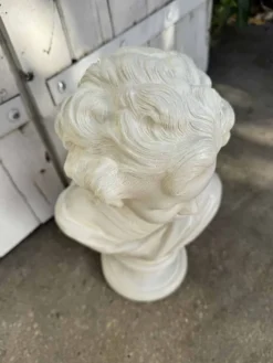 Buste en plâtre