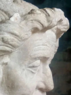Buste en plâtre