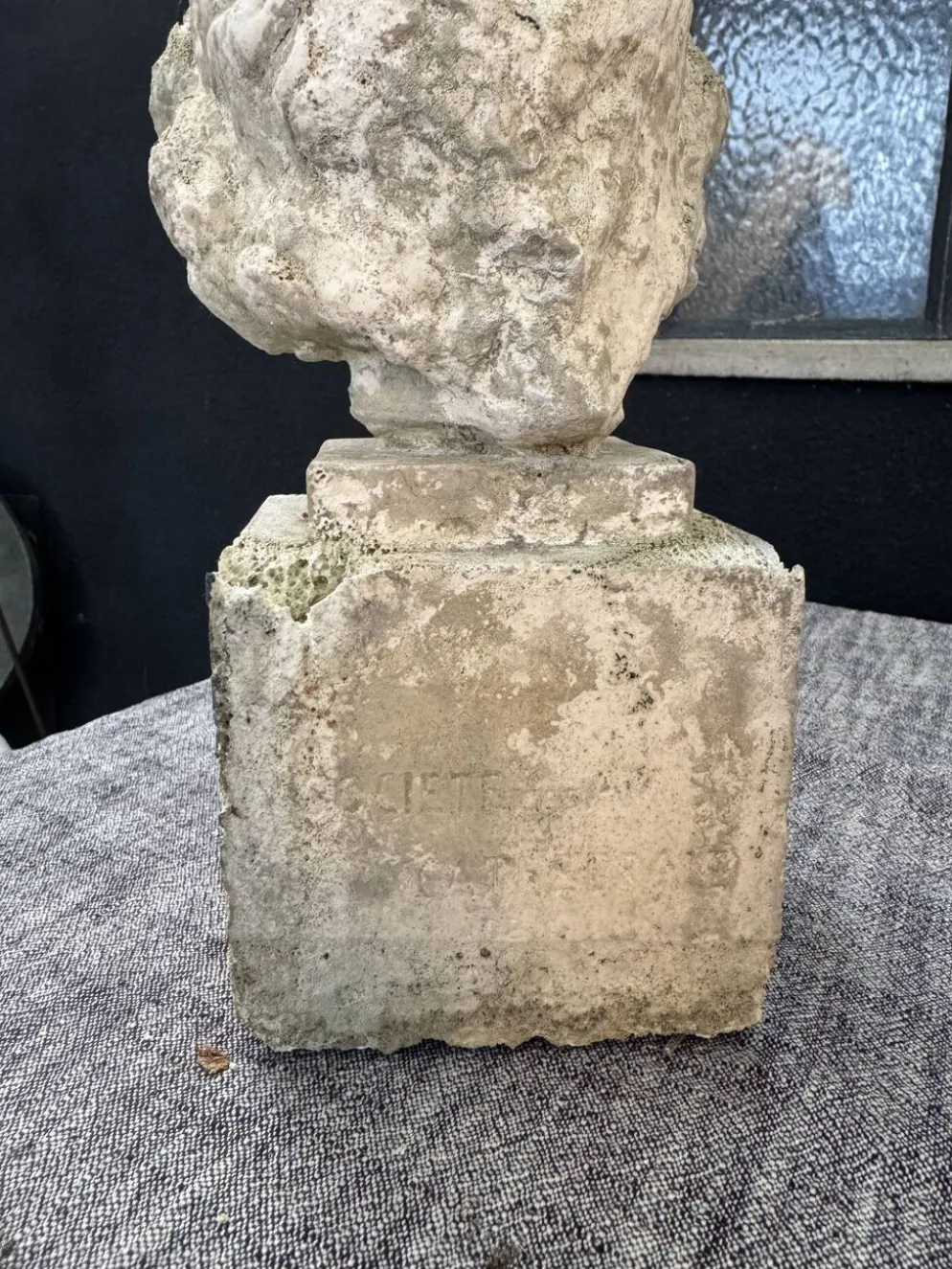 Buste en plâtre antic