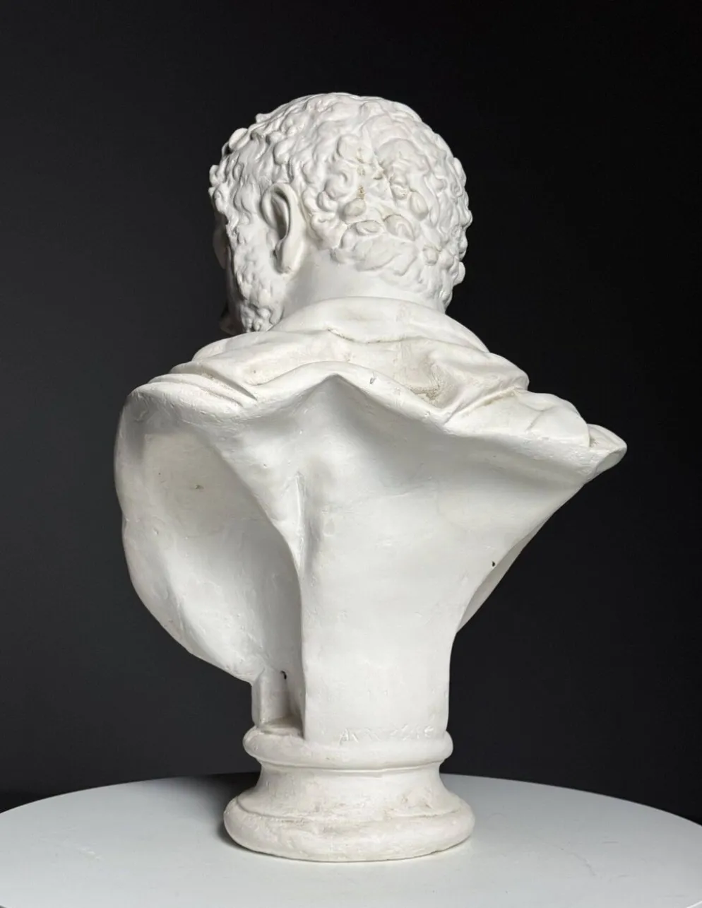 Buste en plâtre de Caracalla appelant