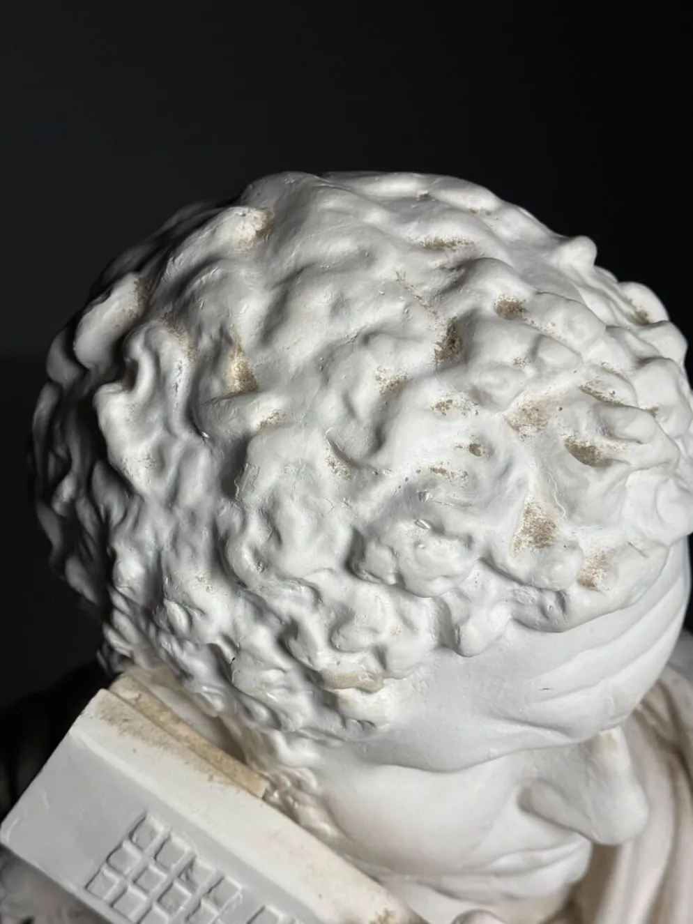 Buste en plâtre de Caracalla appelant