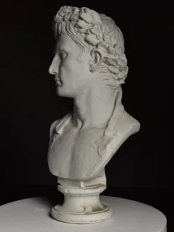 Buste en plâtre de l'empereur Auguste