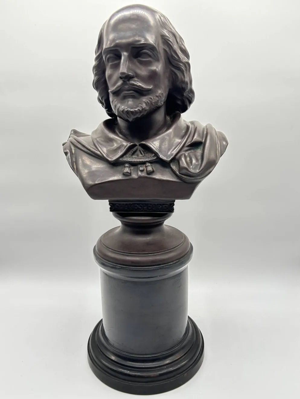 Buste en terre cuite de Shakespeare par Rudolf Uffrecht