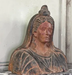 Buste en terre cuite de style étrusque, objet grand tour, XIXème siècle