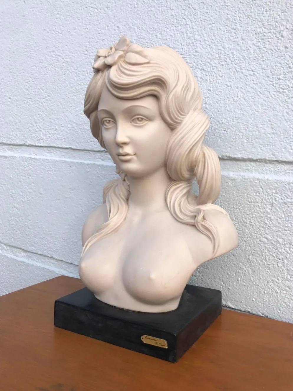 Buste femme vintage, buste résine, Escorpiao do ouro, femme seins nus, statue résine, socle