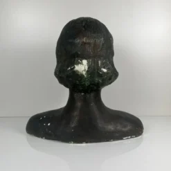 Buste féminin style néoclassique en plâtre par M. Mongey, XXe siècle