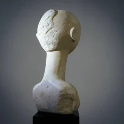 Buste moderniste de femme en grès