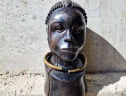 Buste tribal africain en ébène