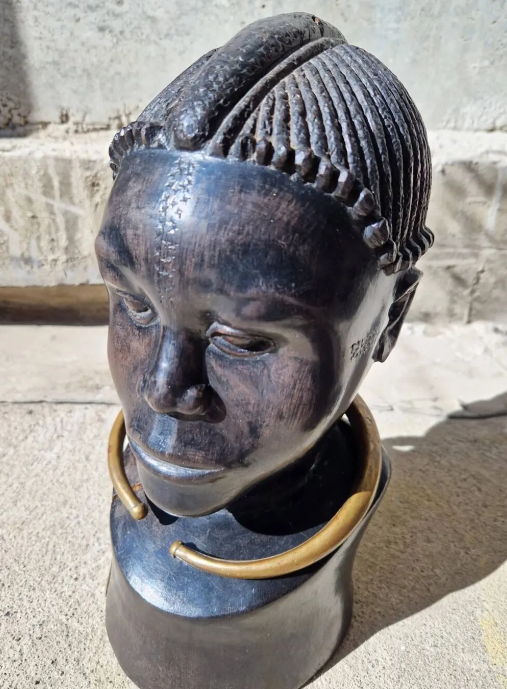 Buste tribal africain en ébène