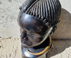 Buste tribal africain en ébène