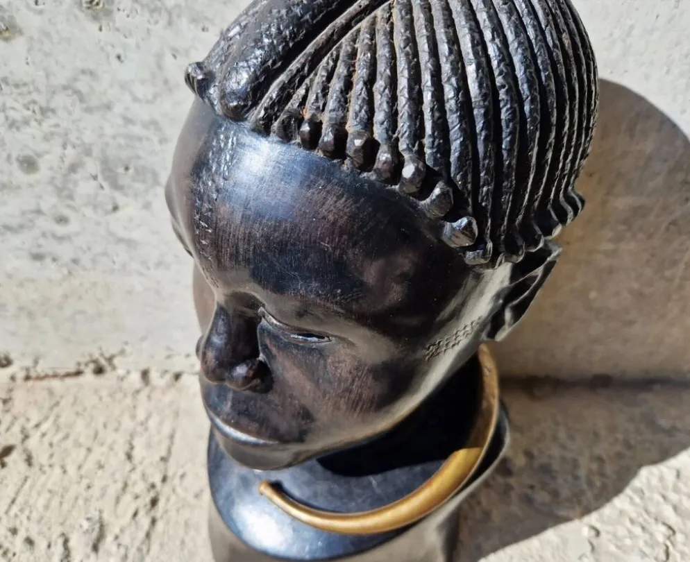 Buste tribal africain en ébène