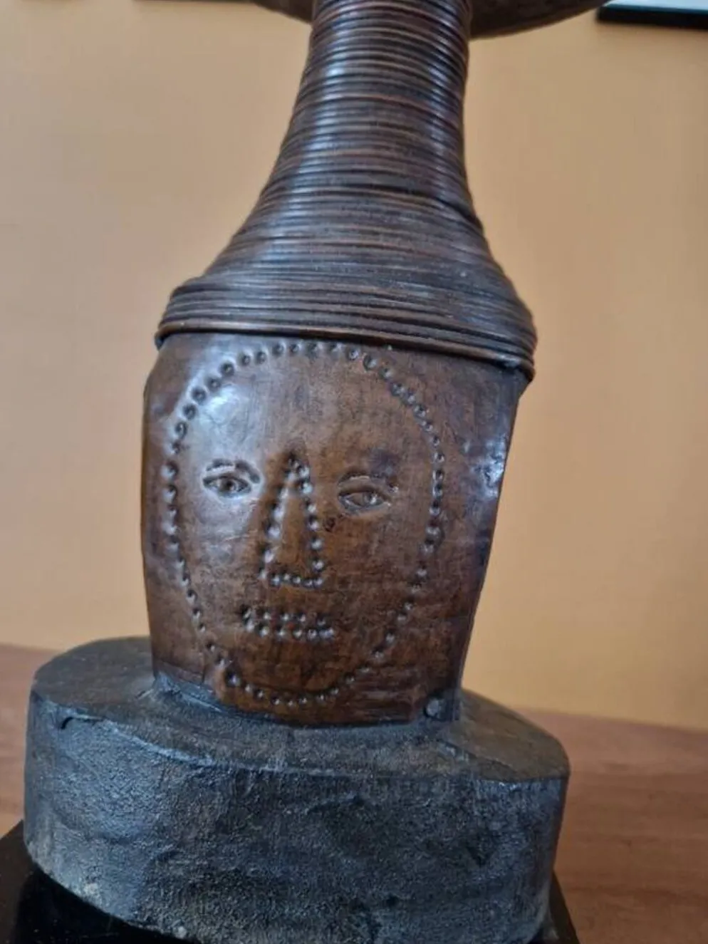 Bwété, figure de gardien reliquaire - Kota Mahongwé, Gabon - bois et cuivre
