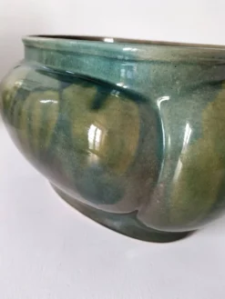 Cache-pot Art déco lobé en faïence émaillée vert turquoise