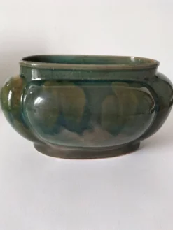 Cache-pot Art déco lobé en faïence émaillée vert turquoise