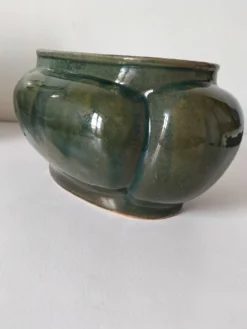 Cache-pot Art déco lobé en faïence émaillée vert turquoise