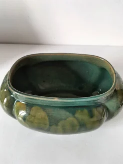 Cache-pot Art déco lobé en faïence émaillée vert turquoise