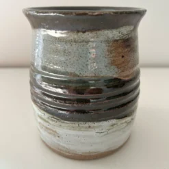 Cache pot artisanal signé