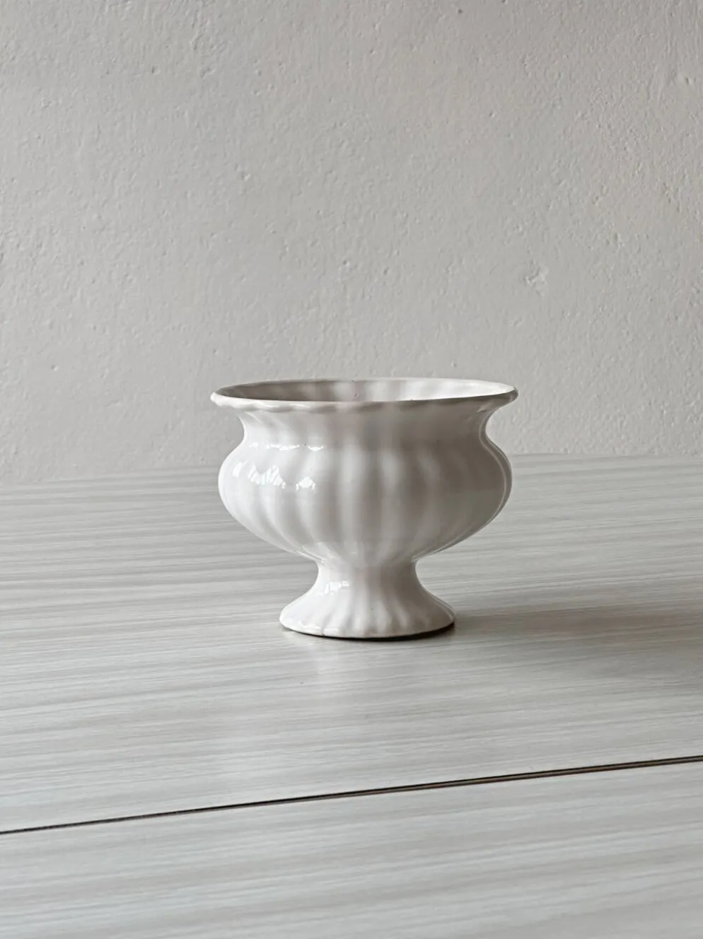 Cache-pot céramique blanche godronné
