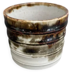 Cache pot en grès signé