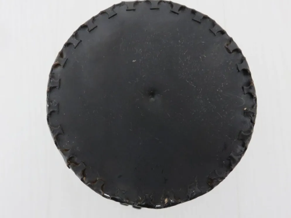 Cache pot en métal perforé noir années 50 60