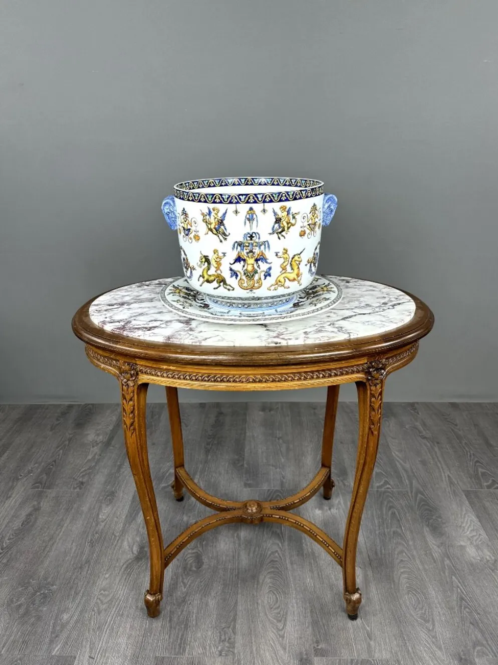 Cache-pot et son présentoir Gien, Collection Renaissance, XXe Siècle