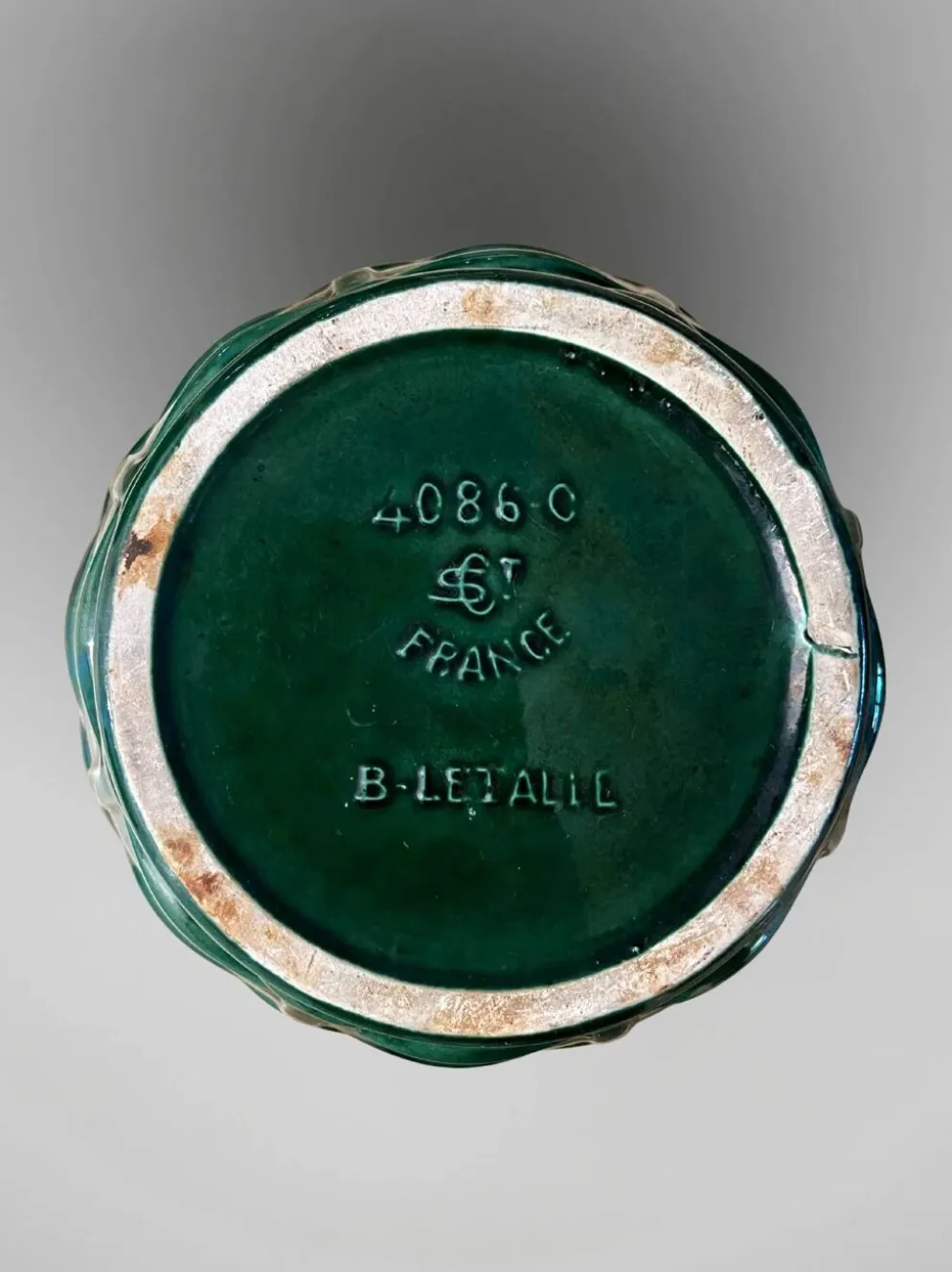 Cache-pot, jardinière Art Déco Saint-Clément signé Blanche Letalle en céramique émaillée vert malachite