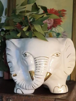 Cache pot éléphant