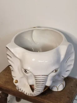 Cache pot éléphant