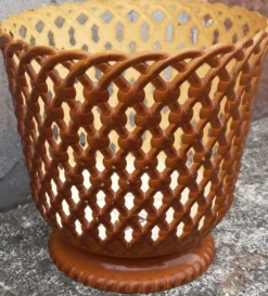 Cache pot 