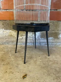 Cage a oiseaux ancienne metal noir & blanc sur pieds deco vintage
