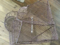 Cage à oiseaux artisanale en fil de fer