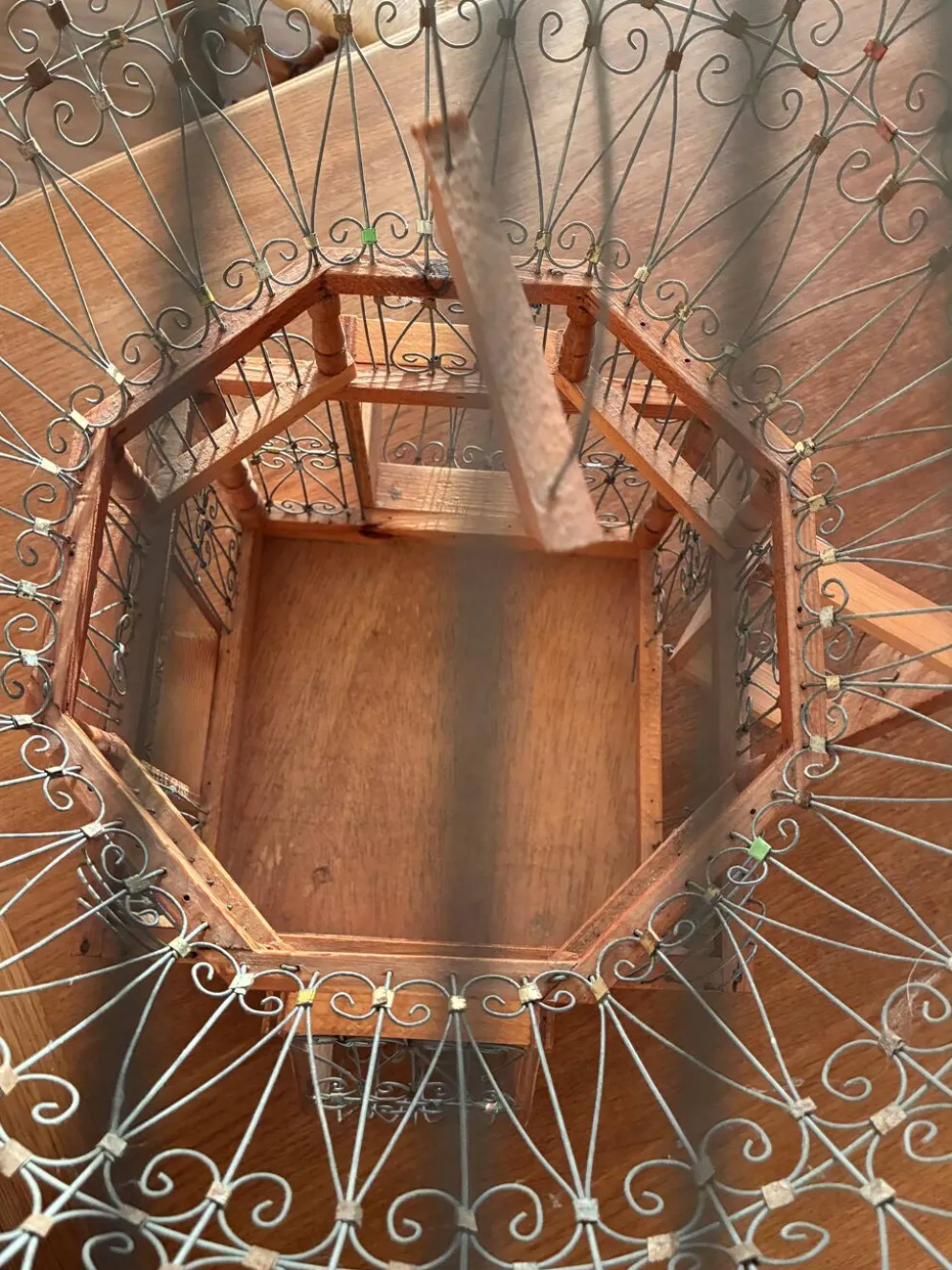 Cage à oiseaux en bois