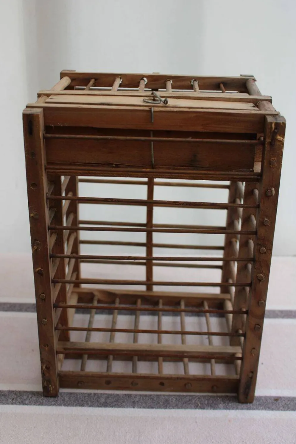 Cage à oiseaux en bois