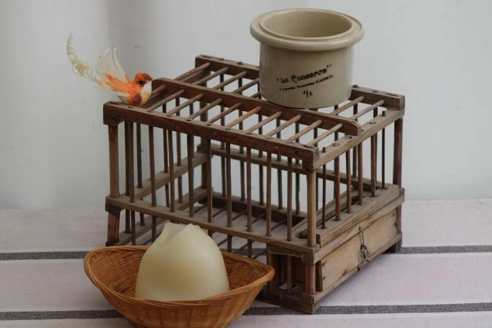 Cage à oiseaux en bois