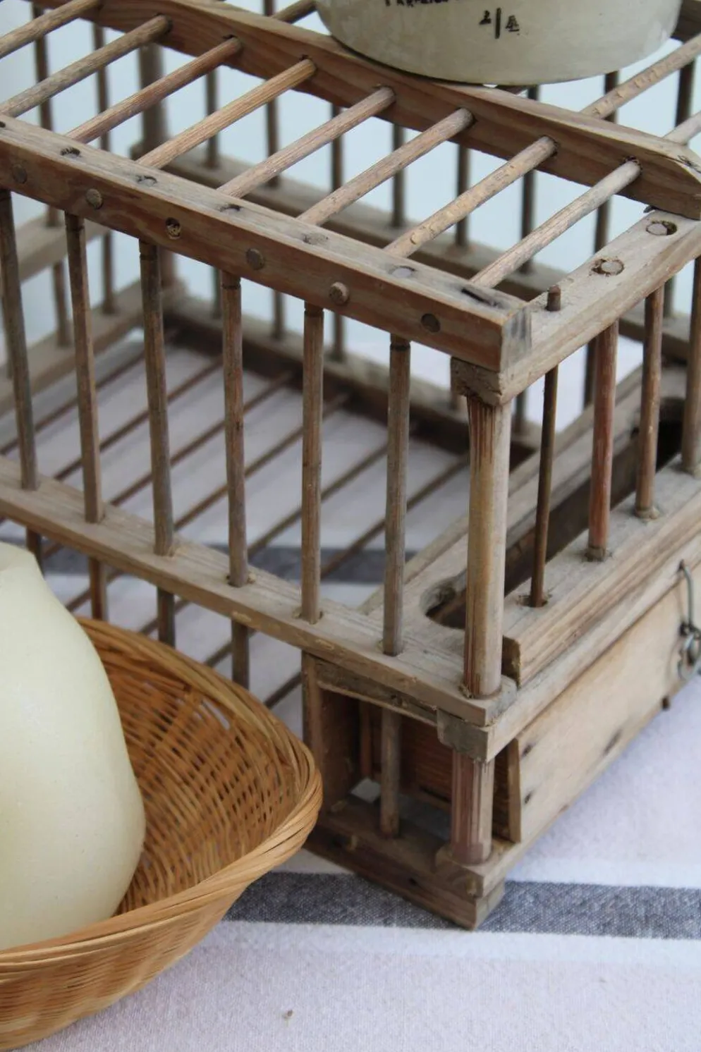 Cage à oiseaux en bois