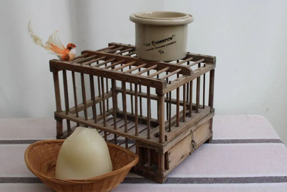 Cage à oiseaux en bois