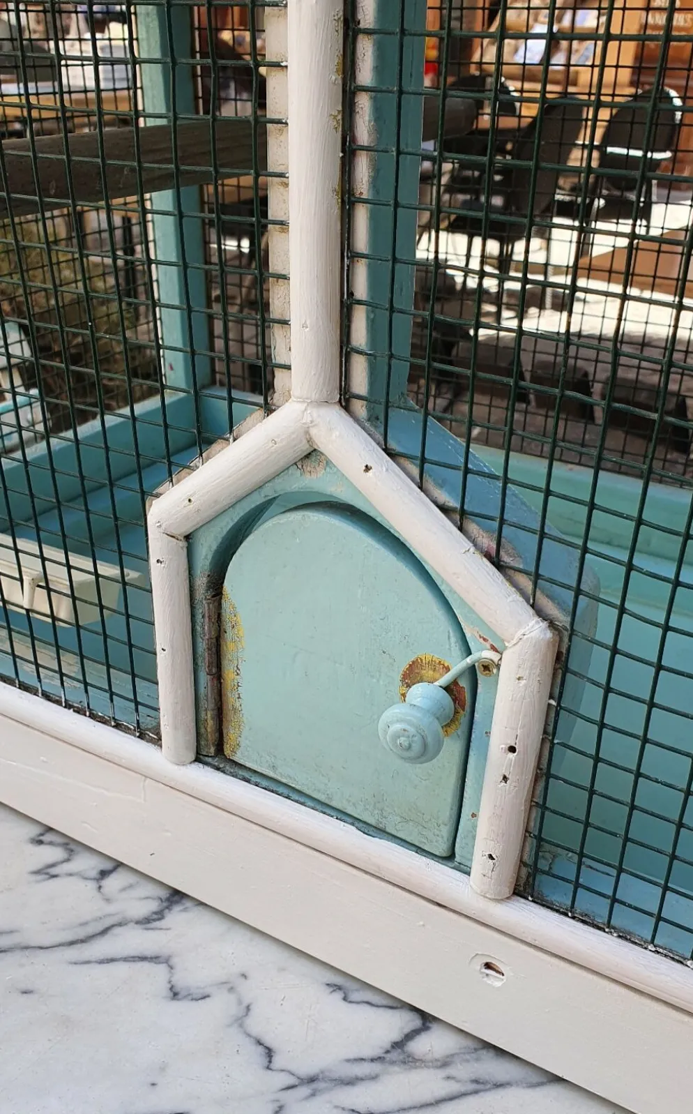 Cage à oiseaux en bois