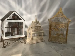 Cage à oiseaux en fer et bois