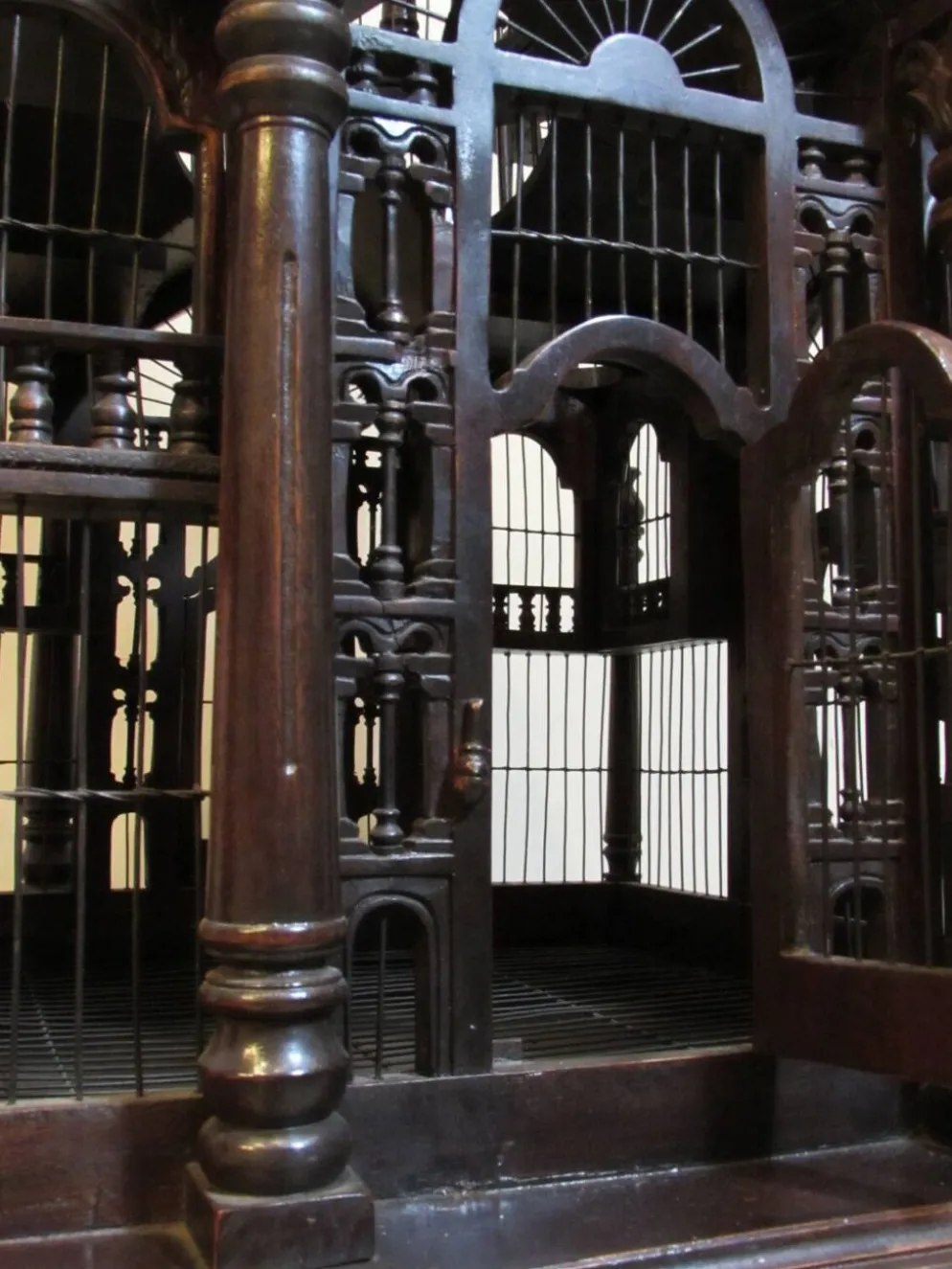 Cage à oiseaux par Maitland Smith