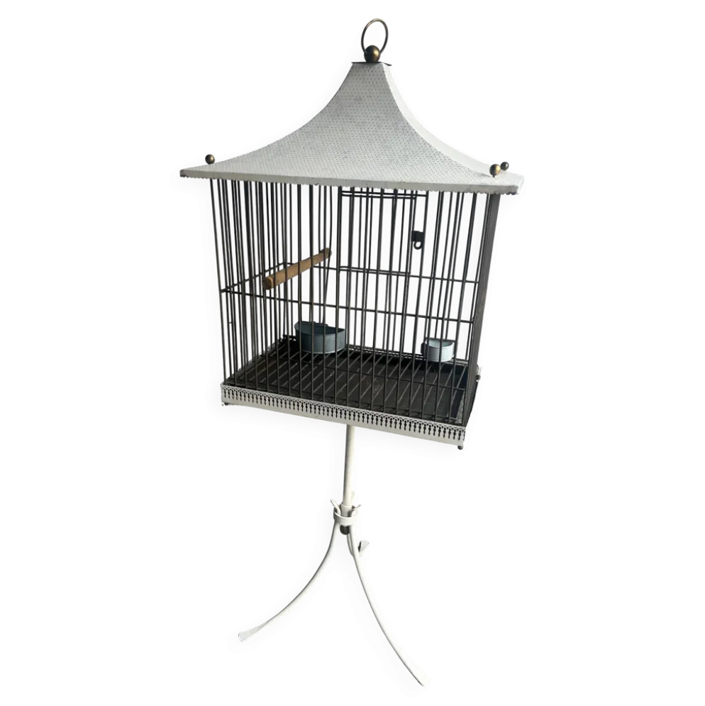 Cage à oiseaux style pagode, milieu du siècle, sur support — métal blanc et noir avec détails en laiton