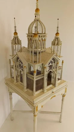 Cage à oiseaux victorienne française du milieu du siècle