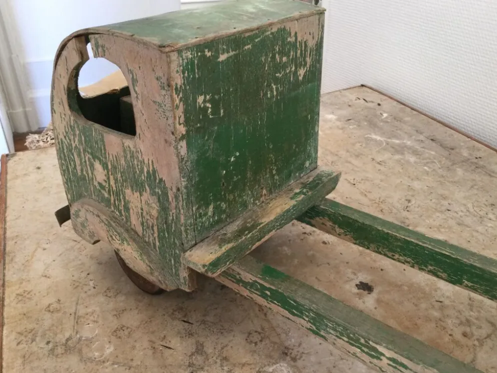 Camion benne ancien en bois