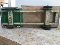 Camion benne ancien en bois