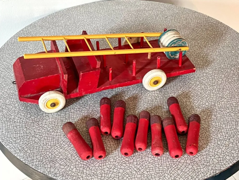 camion de pompier jeu de quilles en bois, jouet ancien années 30/40